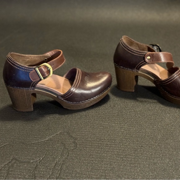 Dansko platform Mary Jane’s - Picture 1 of 3